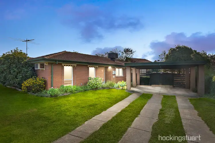 17 Chelmsford Way, Melton West VIC 3337