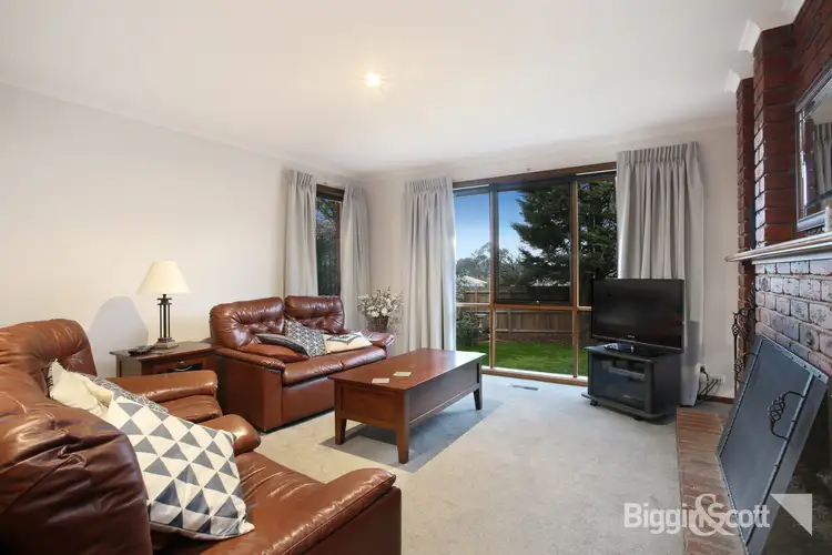 Sixth view of Homely house listing, 1 Chiltern Court, Berwick VIC 3806