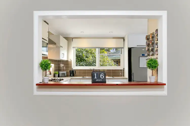 Fifth view of Homely house listing, 2 Chalker Crescent, Mittagong NSW 2575