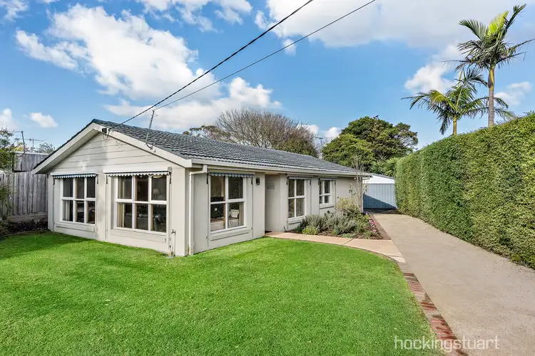 8 Dale Avenue, Safety Beach VIC 3936