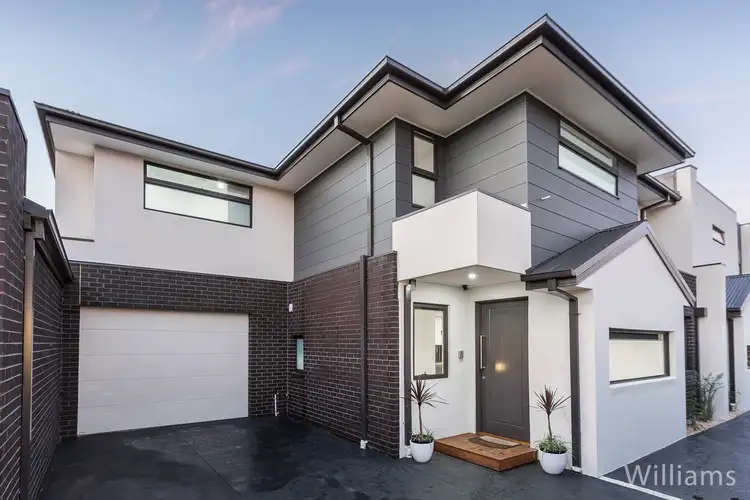 2/35 Delphin Avenue, Altona North VIC 3025
