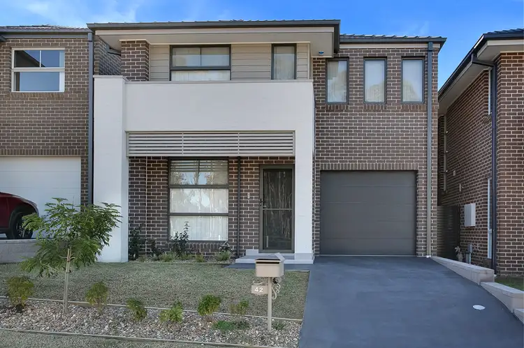 42 Hebe Terrace, Glenfield NSW 2167