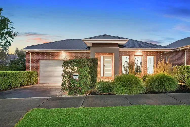 7 Bear Crescent, Doreen VIC 3754