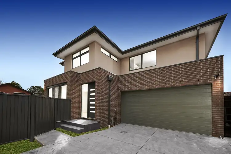 2/3 Russell Crescent, Boronia VIC 3155