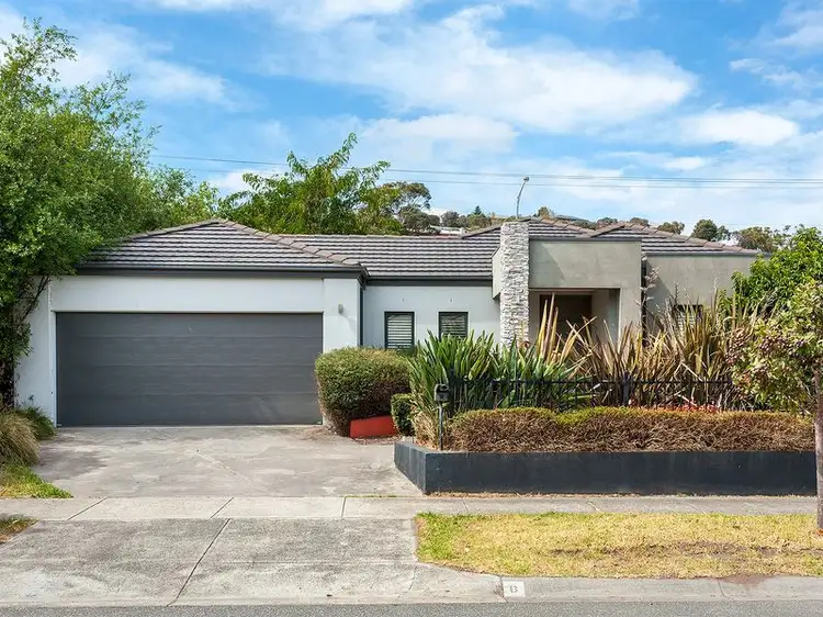 8 Wild Cherry Avenue, Pakenham VIC 3810