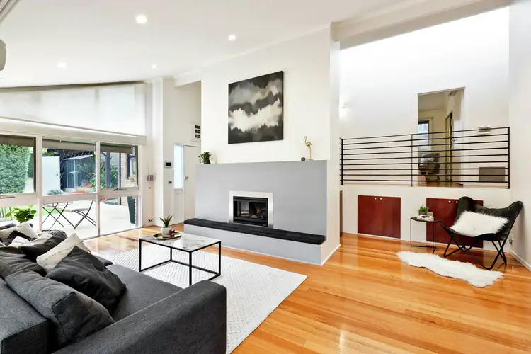 2 Wanbanna Avenue, Greensborough VIC 3088