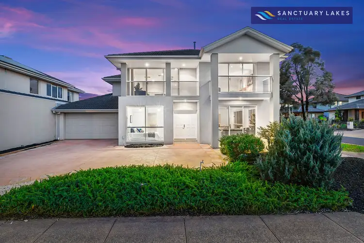44 Scenic Drive, Sanctuary Lakes VIC 3030