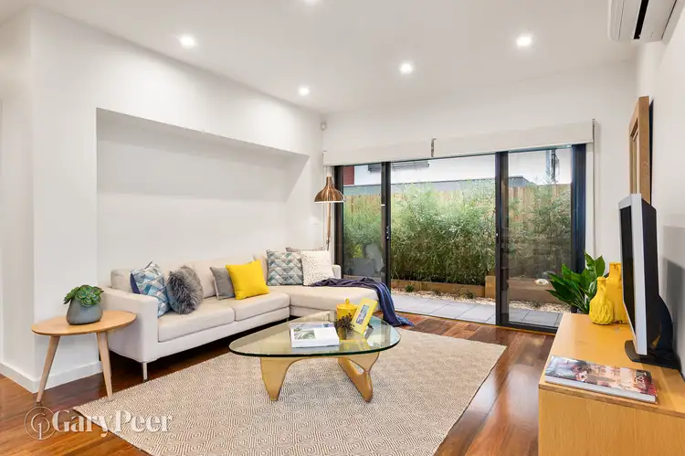 3/4 Prince Edward Avenue, Mckinnon VIC 3204