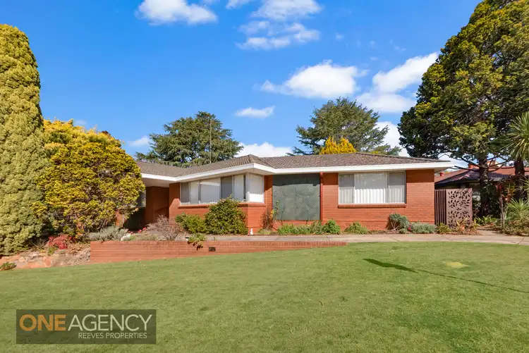 Second view of Homely house listing, 8 Linksview Avenue, Leonay NSW 2750