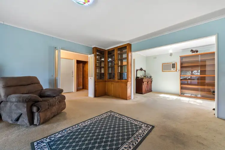 Sixth view of Homely house listing, 1 Nilma Court, Frankston VIC 3199