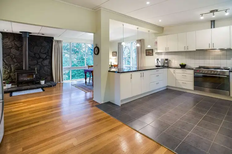 Fifth view of Homely house listing, 10 Radnor Court, Mount Dandenong VIC 3767