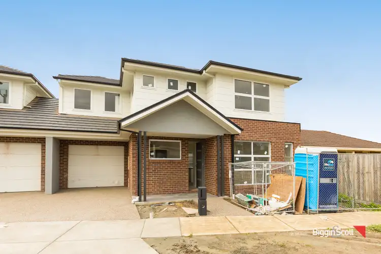 2/18 Wandsworth Avenue, Deer Park VIC 3023