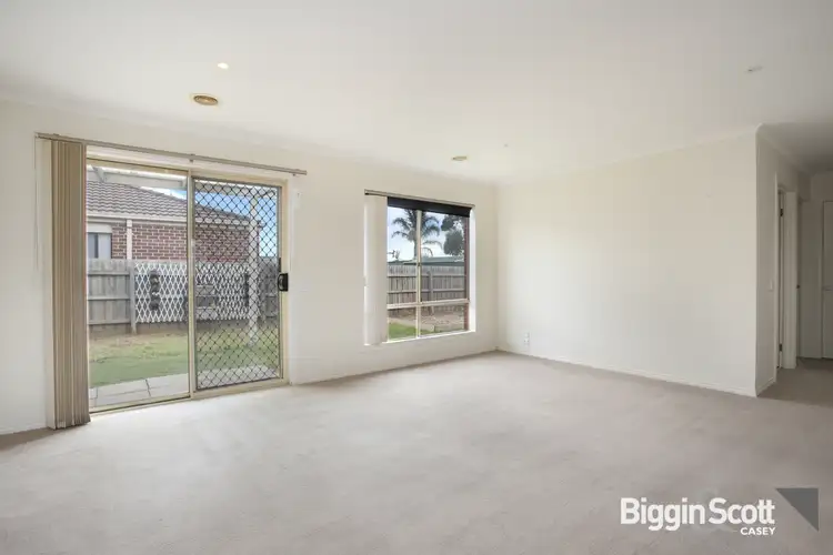 Fifth view of Homely house listing, 2 Hope Court, Cranbourne West VIC 3977