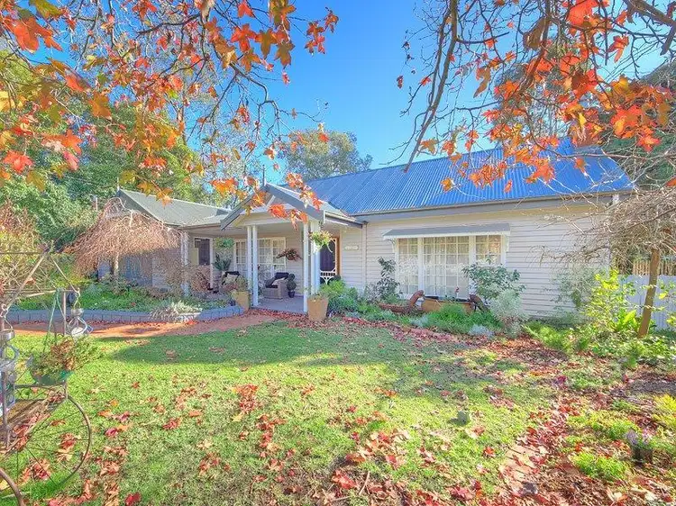 33 Smith Avenue, Croydon VIC 3136