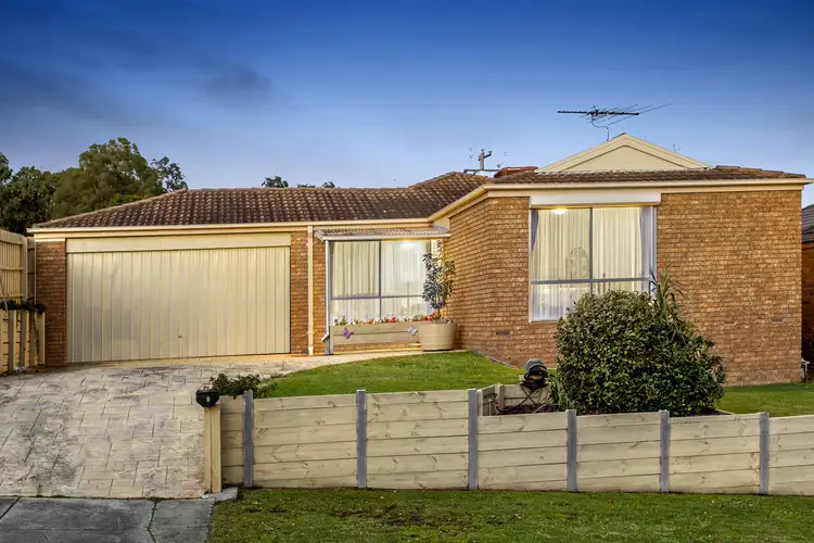 8 Nestle Retreat, Berwick VIC 3806