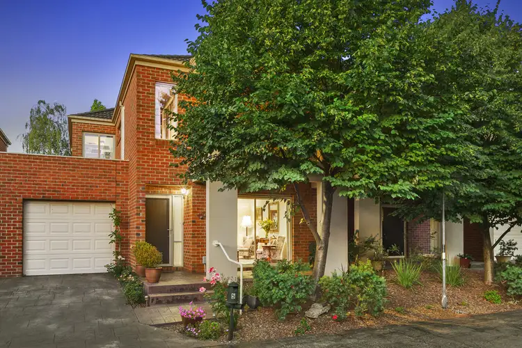 5 Maple Grove, Mitcham VIC 3132