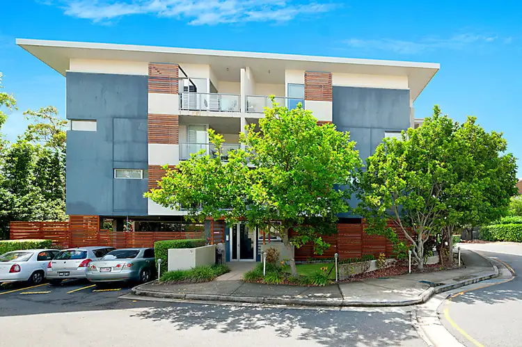 4/5 Carey Lane, Southport QLD 4215