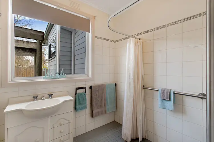 Sixth view of Homely house listing, 2 Muir Court, Ringwood VIC 3134