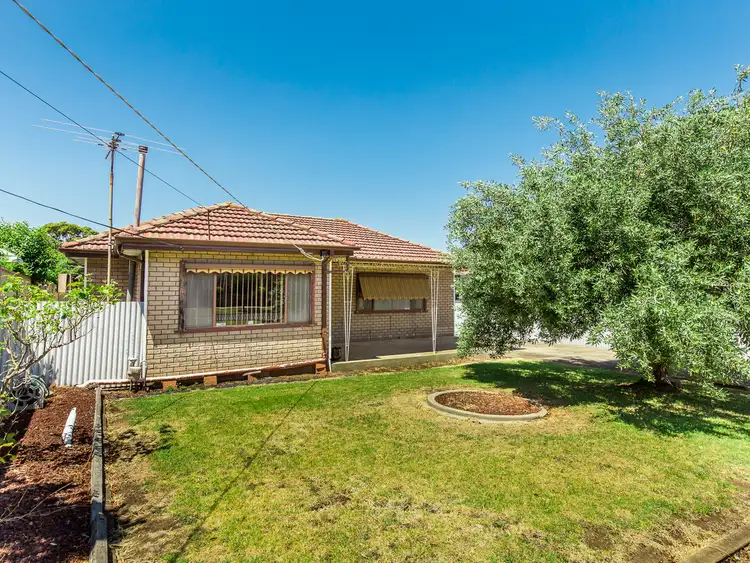 14 Chelsey Street, Ardeer VIC 3022