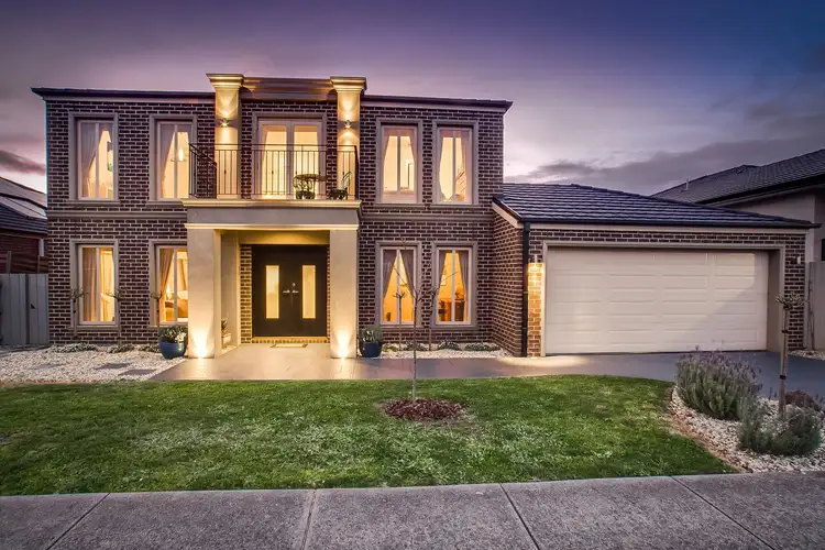 15 Kingston Way, Mooroolbark VIC 3138