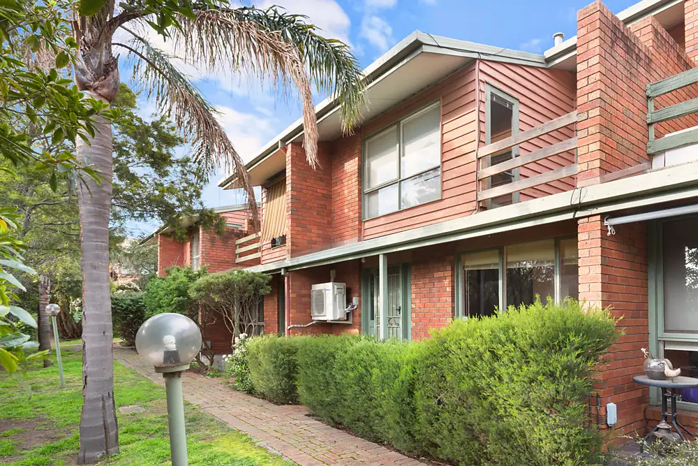 Main view of Homely townhouse listing, 2/123 Parker Street, Templestowe VIC 3106