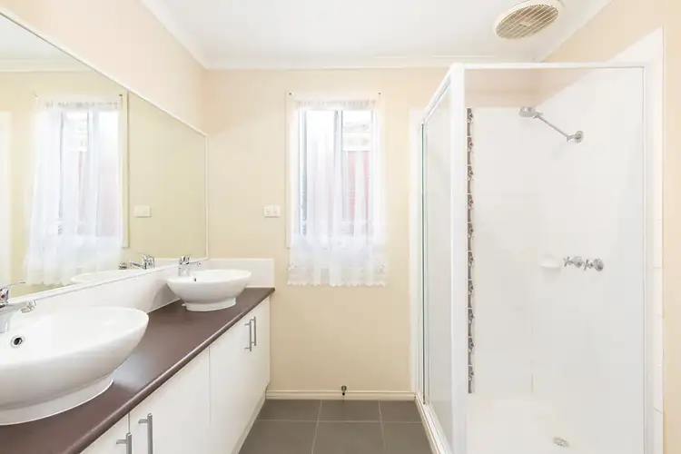 Fourth view of Homely house listing, 8 Hayes Court, Pakenham VIC 3810