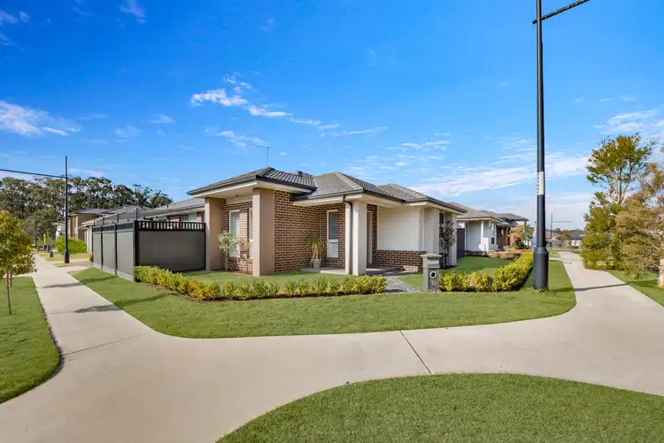 10 Mainwaring Street, Ropes Crossing NSW 2760