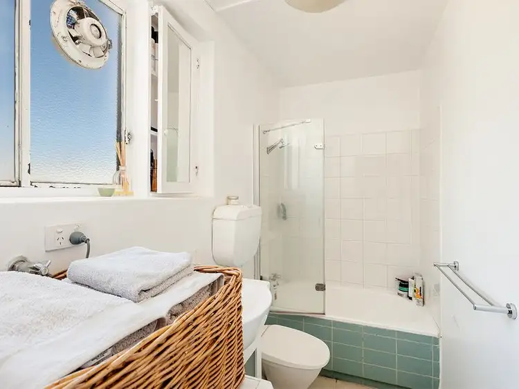 Sixth view of Homely apartment listing, 6/9 Henry Street, Hawthorn VIC 3122