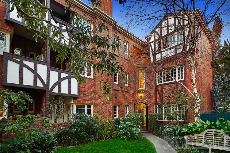 16/7 Eildon Road, St Kilda VIC 3182