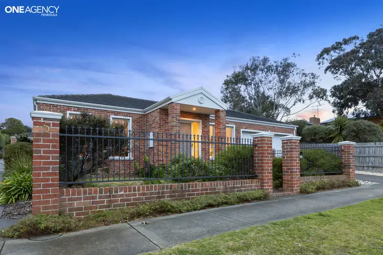 1/5 Venice Street, Mornington VIC 3931