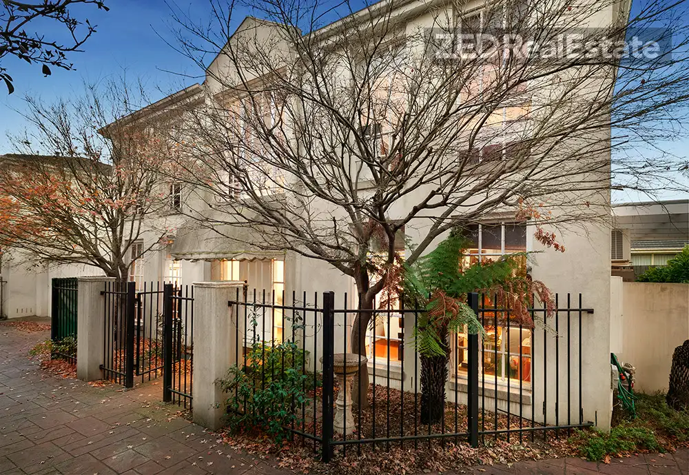 Main view of Homely unit listing, 2/158 Kambrook Road, Caulfield North VIC 3161