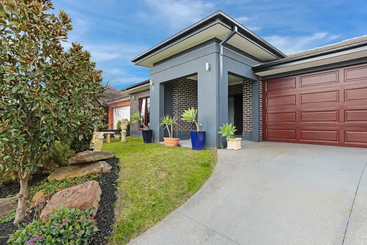 67 Mannavue Boulevard, Cranbourne North VIC 3977