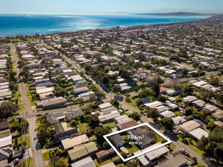 92-94 Fifth Avenue, Rosebud VIC 3939
