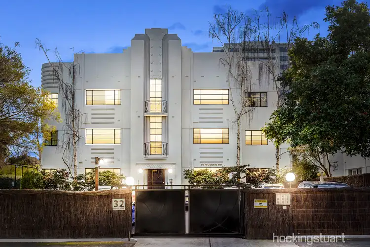 22/32 Queens Road, Melbourne VIC 3004