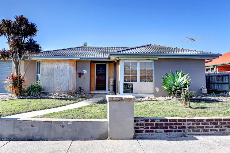76 Lawless Drive, Cranbourne North VIC 3977