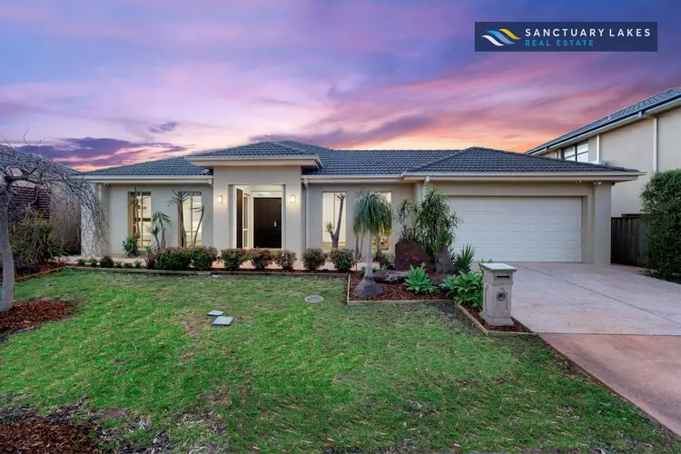 11 Scenic Drive, Sanctuary Lakes VIC 3030