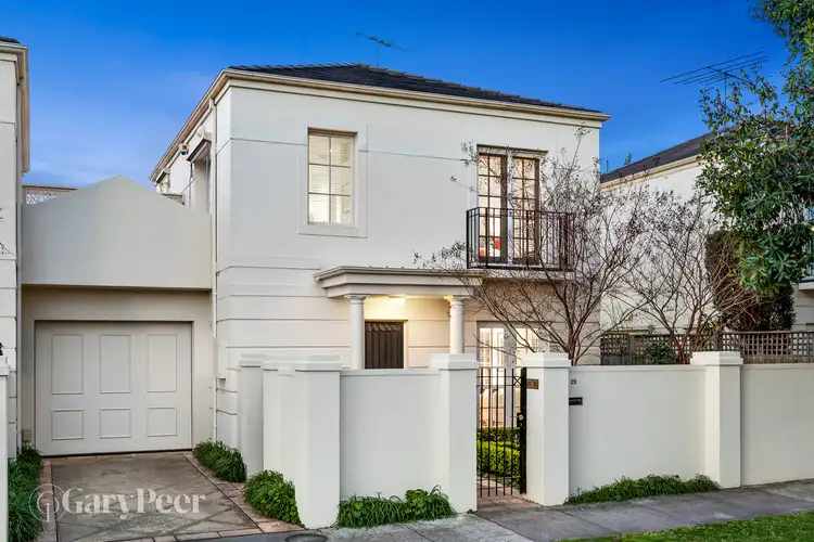 2b Narong Road, Caulfield North VIC 3161