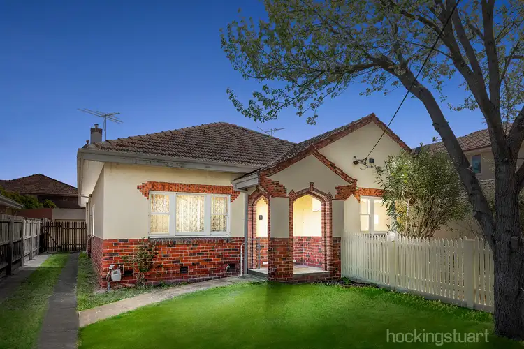 11 Manchester Grove, Glen Huntly VIC 3163