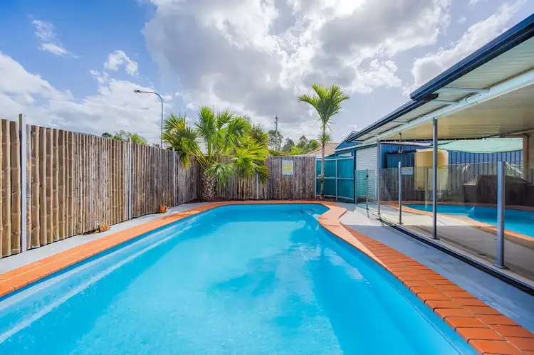 1 Castlereagh Court, Southside QLD 4570