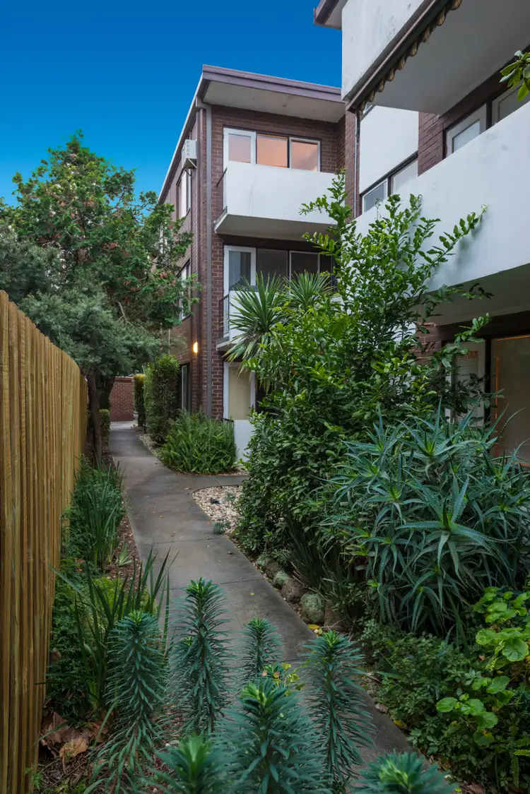 14/10 Dickens Street, Elwood VIC 3184