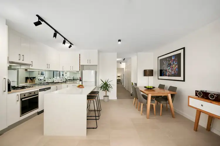 2/14 Sinclair Street, Elsternwick VIC 3185
