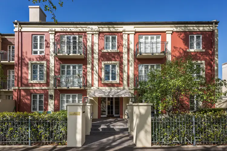 66/211 Wellington Parade South, East Melbourne VIC 3002
