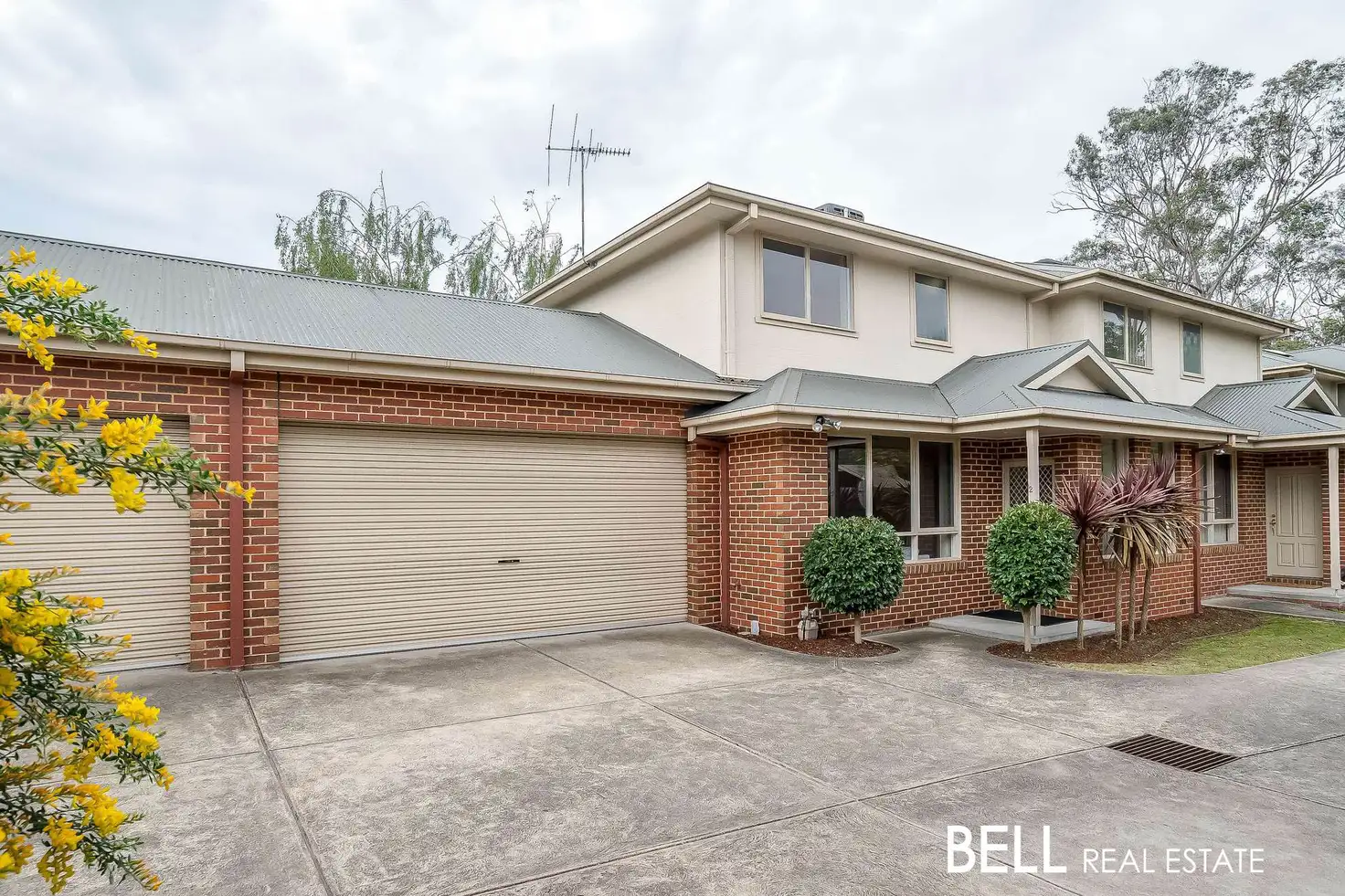 Main view of Homely townhouse listing, 2/21 Lusher Road, Croydon VIC 3136
