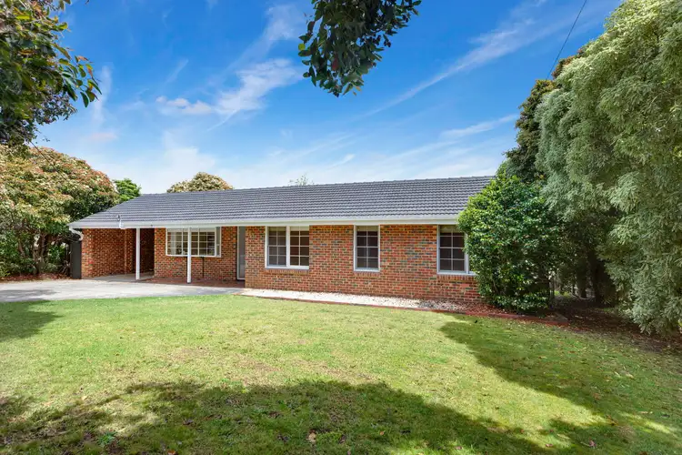4 Redbourne Avenue, Mount Eliza VIC 3930