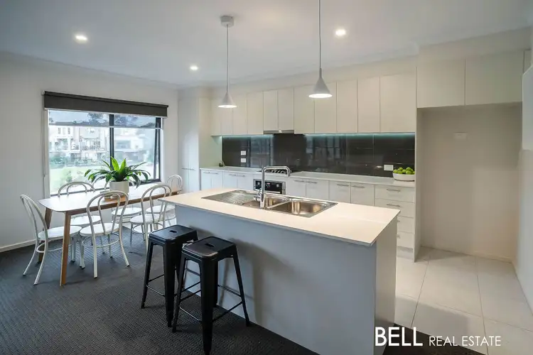 Fifth view of Homely townhouse listing, 2 Nicky Close, Mooroolbark VIC 3138