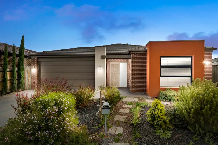 13 Toogoolawah Drive, Melton South VIC 3338