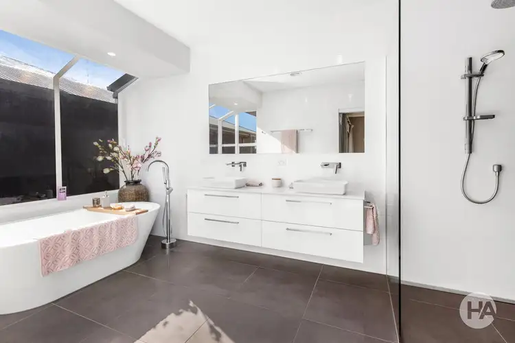 Sixth view of Homely house listing, 1 Ovata Court, Frankston South VIC 3199
