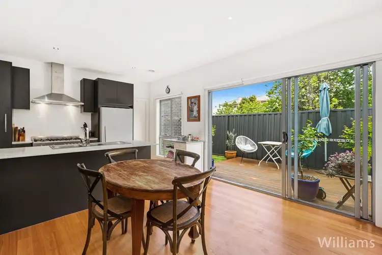 2/69 Corrigan Avenue, Brooklyn VIC 3012