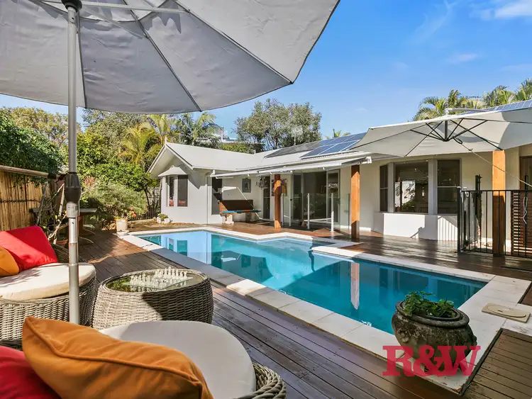 22 Wavecrest Drive, Castaways Beach QLD 4567