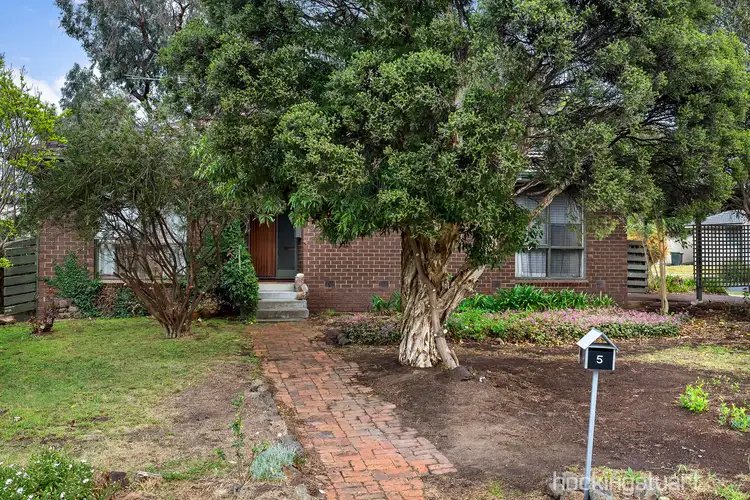 5 Honeysuckle Avenue, Wheelers Hill VIC 3150